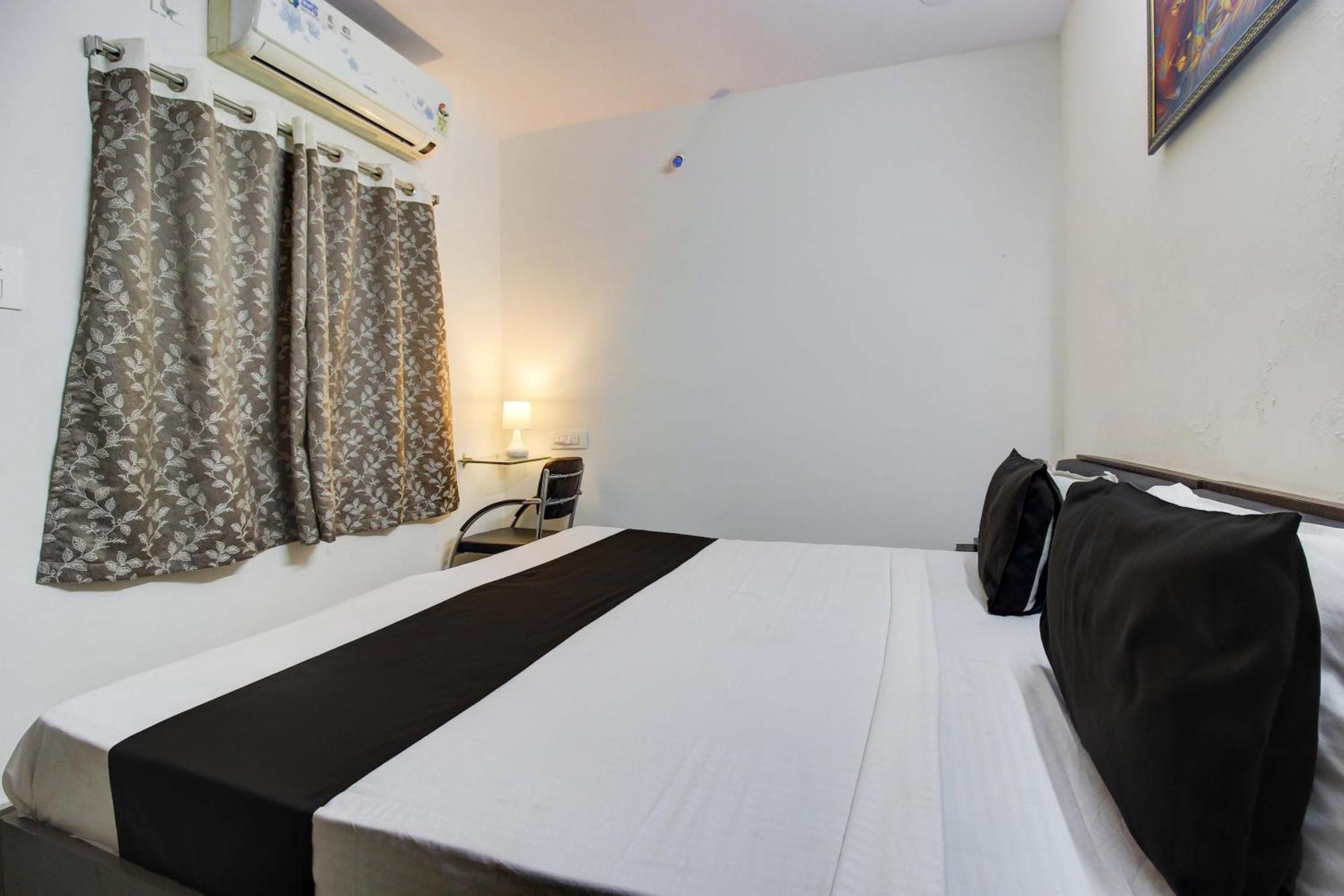 Oyo Flagship Lotus Guest Grand Inn Hyderabad Exterior photo